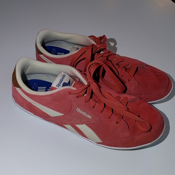 Coral suede Reebok tennis shoes - Picture 1 of 4
